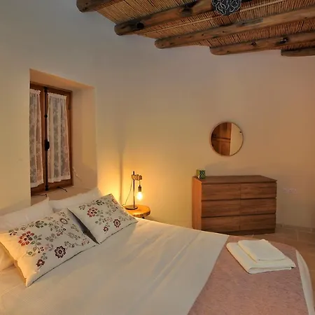 Pentasino Traditional House Lägenhetshotell Agios Theodoros