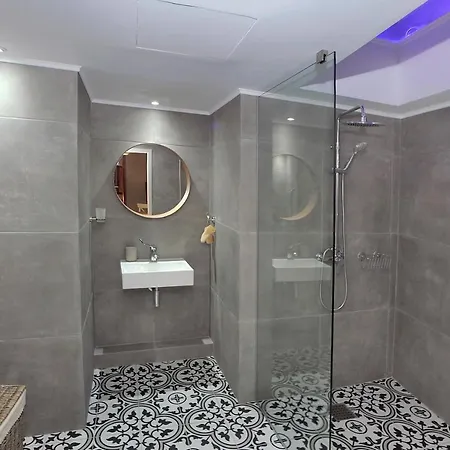 Pentasino Traditional House Aparthotel