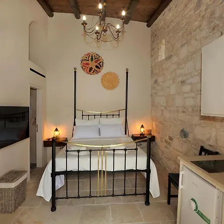 Pentasino Traditional House *