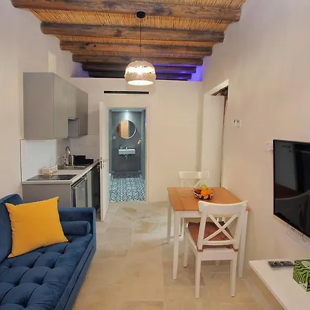 Pentasino Traditional House מלון דירות 4*