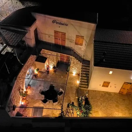 Pentasino Traditional House מלון דירות 4*